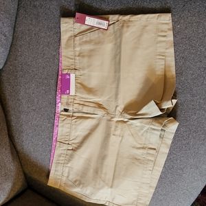 3" khaki shorts